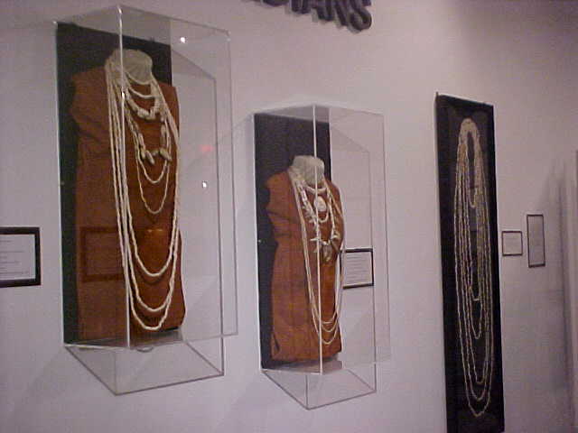 Bead Display.jpg (25734 bytes)